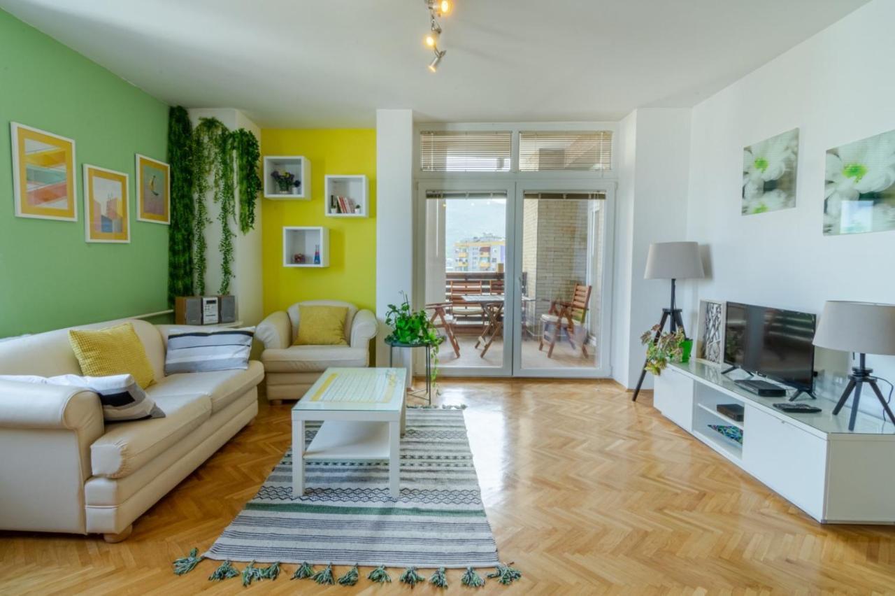 Green Paradise Square Apartment سكوبجي المظهر الخارجي الصورة